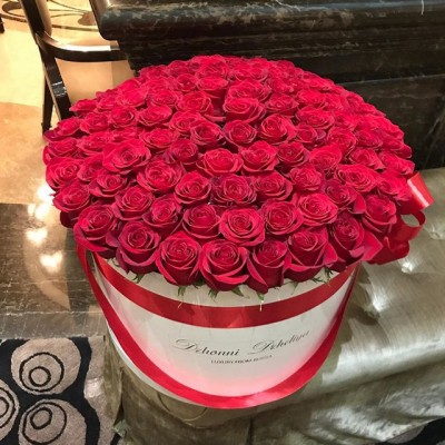101 элитная красная роза (Эквадор) в коробке
