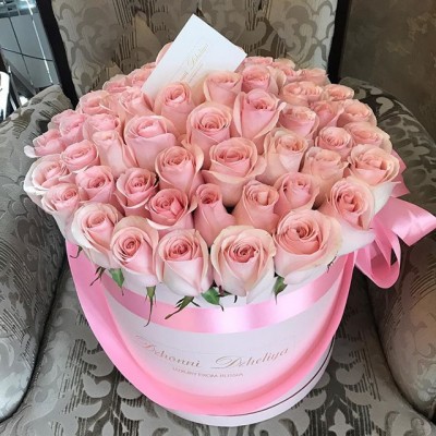 Нежно-розовые розы (Эквадор) в коробке